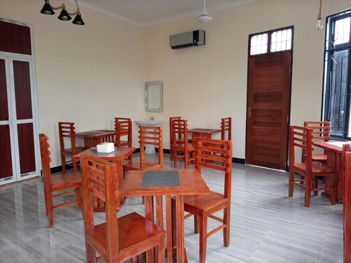 Chibuba Airport Accommodation Dár Al-Szalám Kültér fotó
