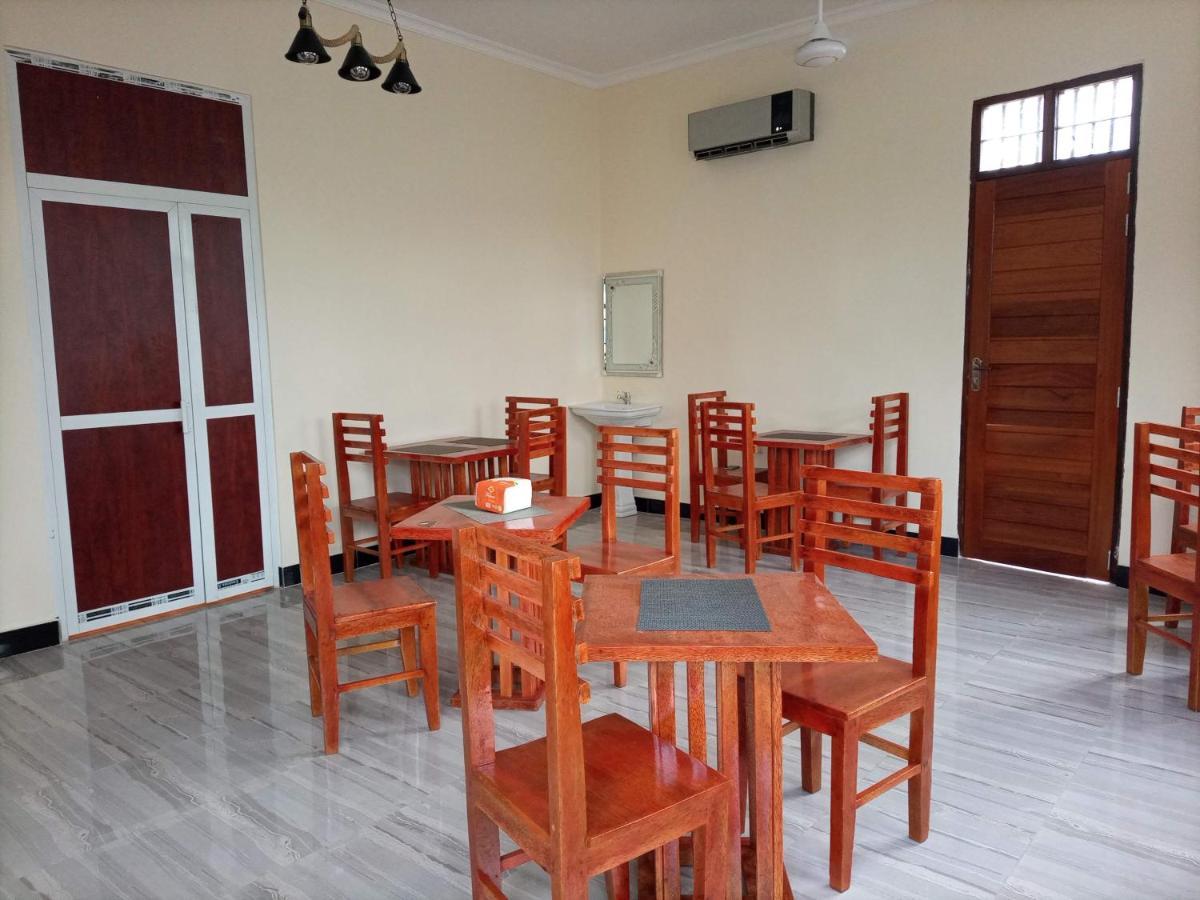 Chibuba Airport Accommodation Dár Al-Szalám Kültér fotó