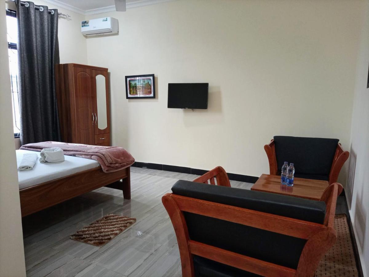 Chibuba Airport Accommodation Dár Al-Szalám Kültér fotó