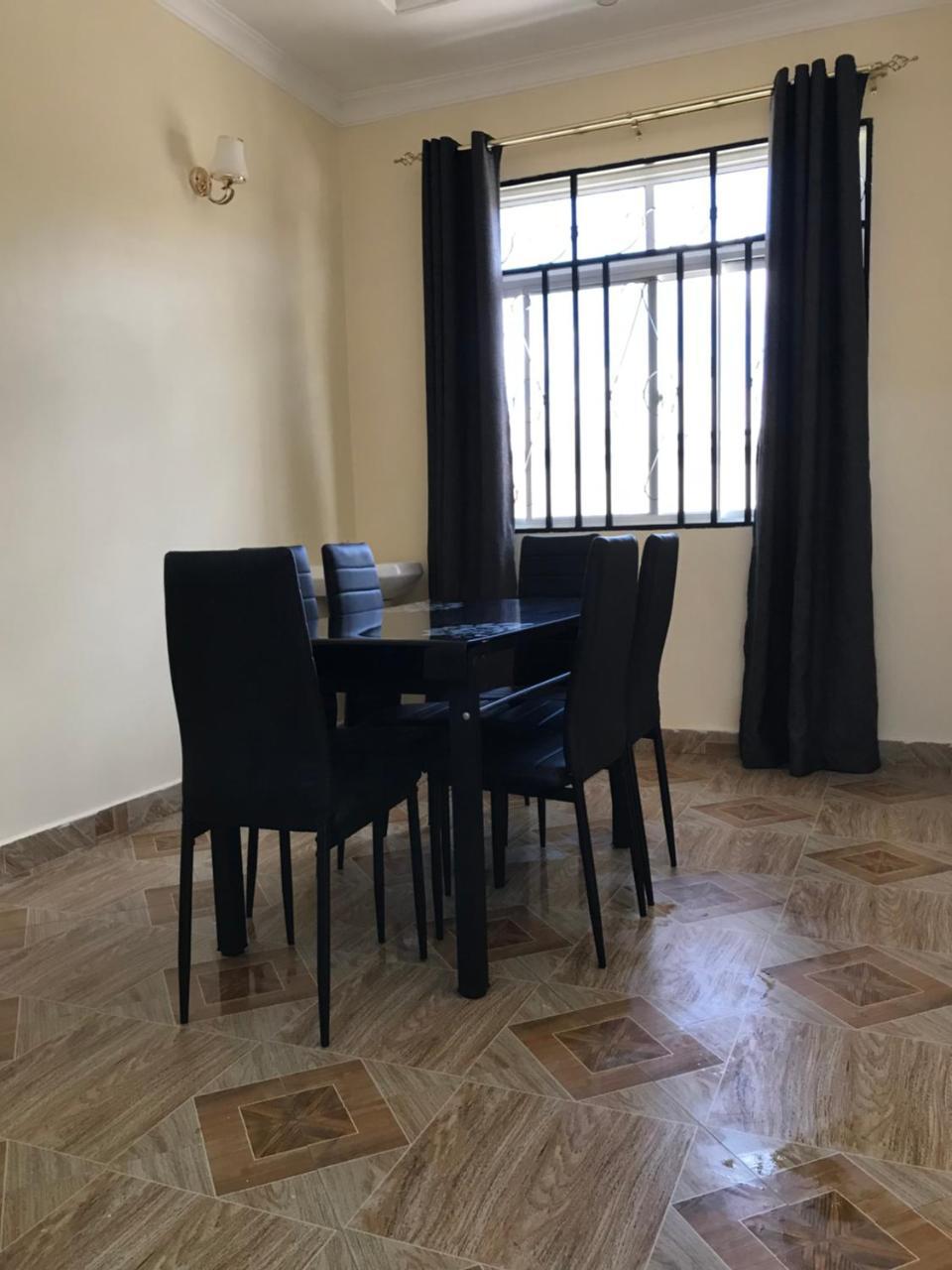 Chibuba Airport Accommodation Dár Al-Szalám Kültér fotó