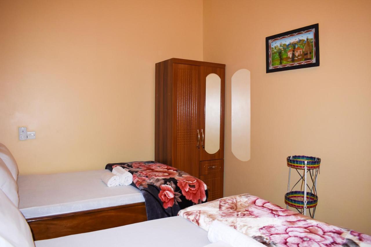 Chibuba Airport Accommodation Dár Al-Szalám Kültér fotó